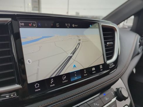 New 2026 Chrysler Pacifica Pinnacle w/ Trailer Tow Group image 15