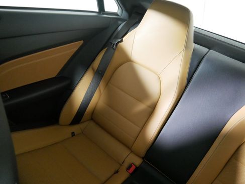 Used 2015 Mercedes-Benz E 400 4MATIC Coupe image 12