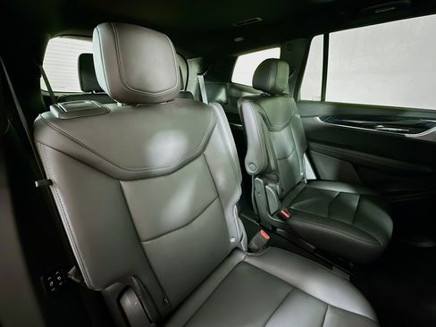 Used 2022 Cadillac XT6 Premium Luxury w/ Technology Package image 29