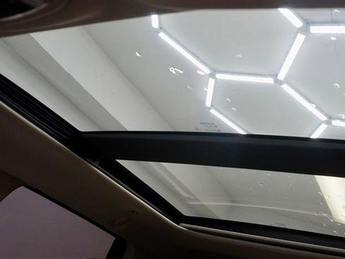 Used 2016 Jeep Grand Cherokee Limited w/ Luxury Group II image 29