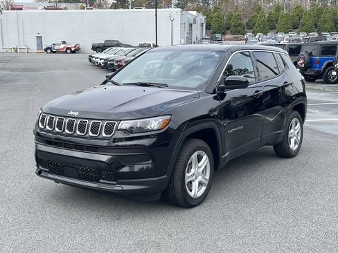 Used 2023 Jeep Compass Sport AWD/4WD image 3