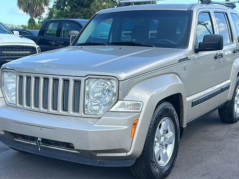 Used 2011 Jeep Liberty Sport w/ Popular Equipment Group AWD/4WD image 2