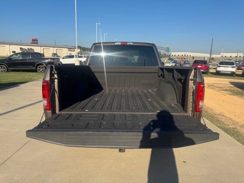 Used 2016 Ford F150 XLT image 25