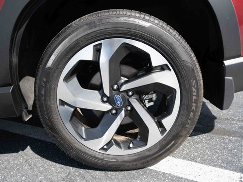 Used 2024 Subaru Forester Touring AWD/4WD image 29
