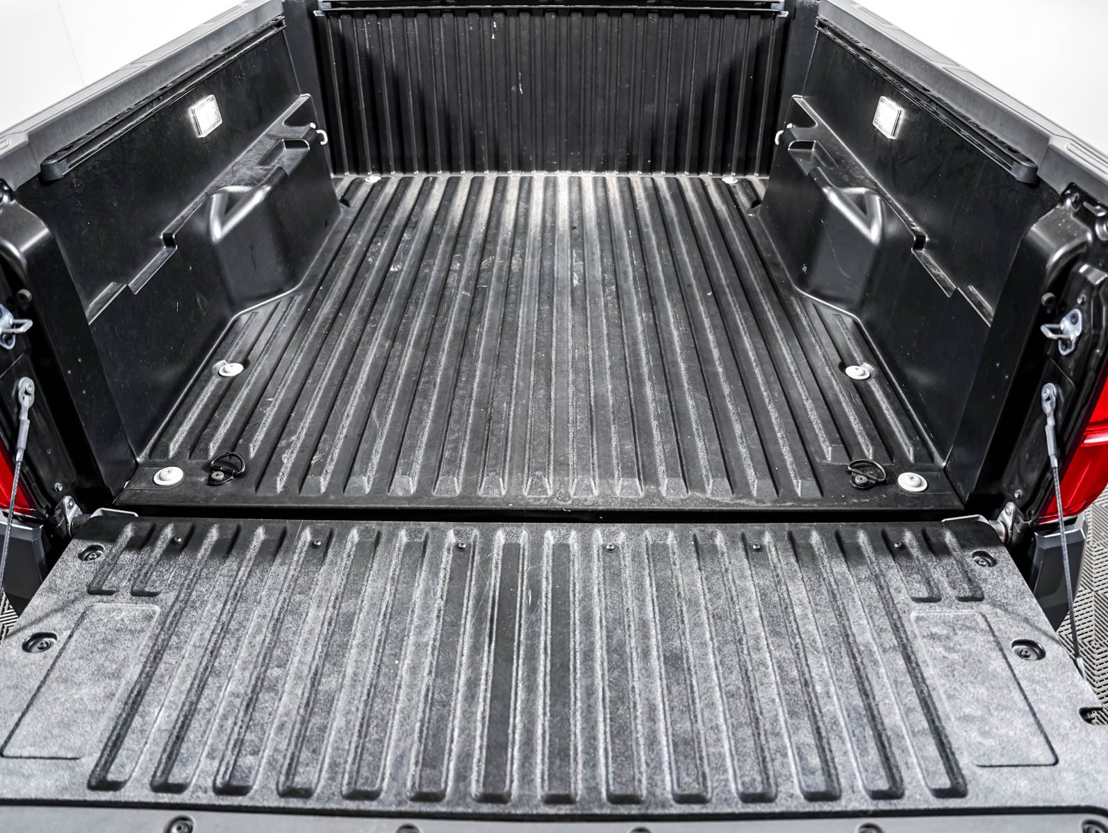 Used 2025 Toyota Tacoma SR5 RWD image 5
