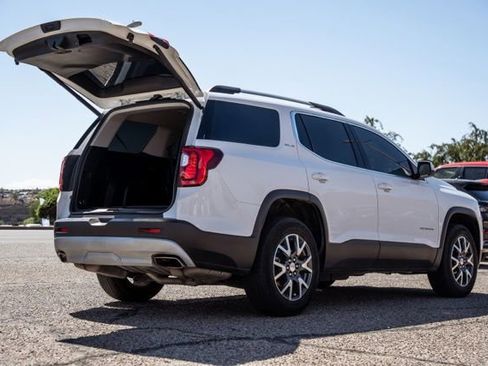 Used 2023 GMC Acadia SLE w/ Driver Convenience Package FWD image 5