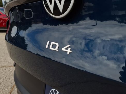 Certified 2023 Volkswagen ID.4 Pro AWD/4WD image 19