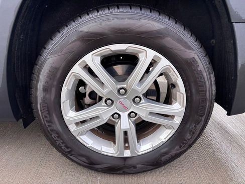 Used 2022 GMC Terrain SLE w/ Driver Convenience Package FWD image 11