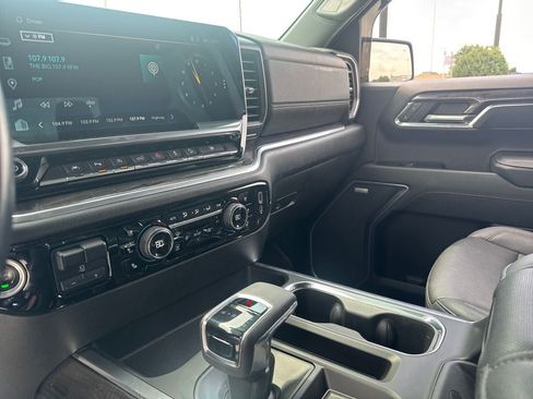 Used 2023 Chevrolet Silverado 1500 LTZ AWD/4WD image 22