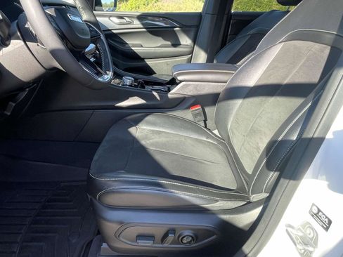 Used 2023 Jeep Grand Cherokee Altitude image 18