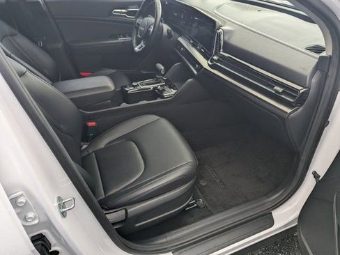 Used 2024 Kia Sportage EX image 12