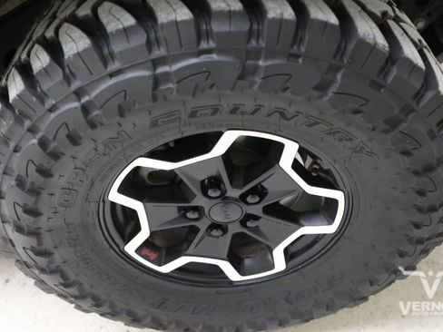 Used 2020 Jeep Gladiator Rubicon AWD/4WD image 28