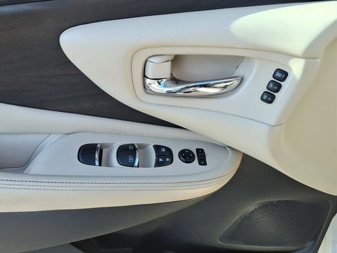 Used 2021 Nissan Murano Platinum w/ Cargo Package image 16