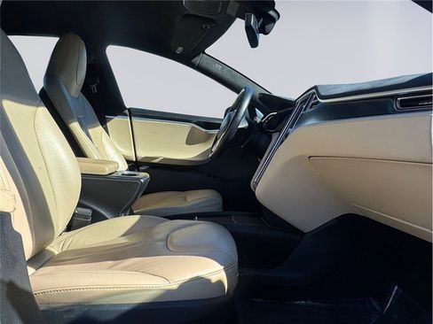 Used 2015 Tesla Model S 70D image 16