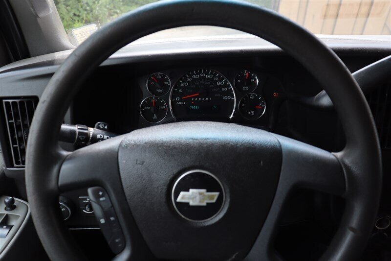 Used 2018 Chevrolet Express 3500 LT w/ LT Preferred Equipment Group RWD image 9