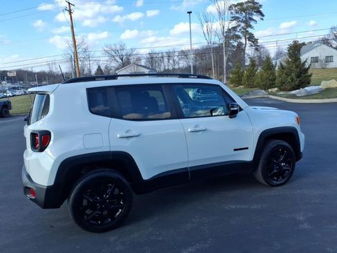 Used 2022 Jeep Renegade Altitude w/ Convenience Group AWD/4WD image 6