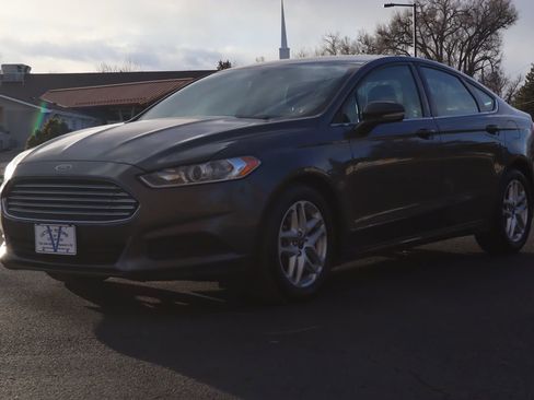 Used 2016 Ford Fusion SE image 11