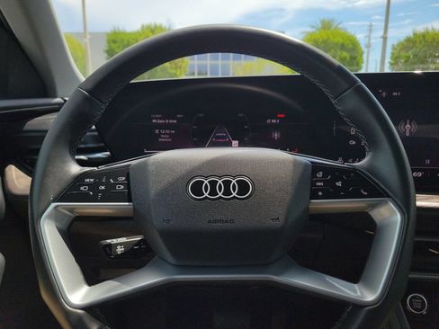 Used 2025 Audi Q5 Premium Plus w/ Premium Plus AWD/4WD image 8