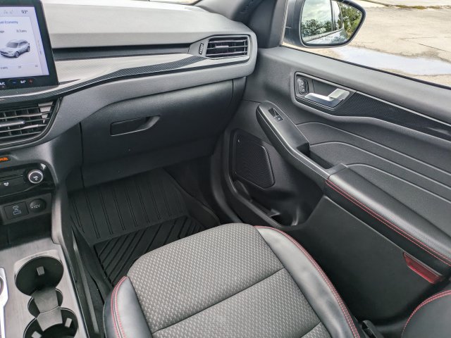 Used 2023 Ford Escape ST-Line w/ Tech Pack #1 FWD image 17