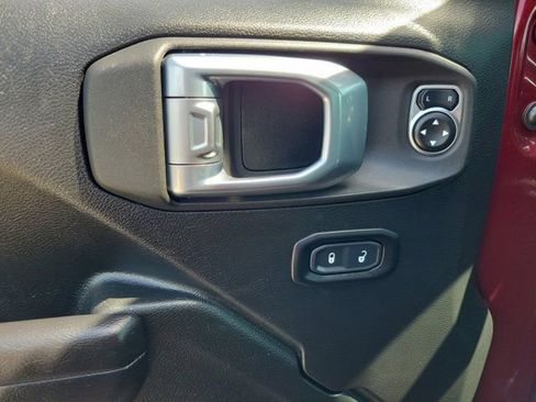 Used 2021 Jeep Wrangler Sport S image 20