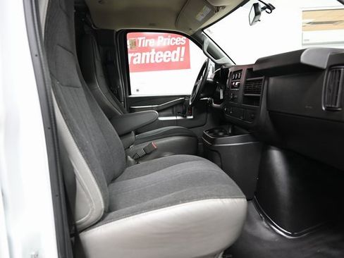 Used 2019 GMC Savana 2500 w/ Driver Convenience Package image 11