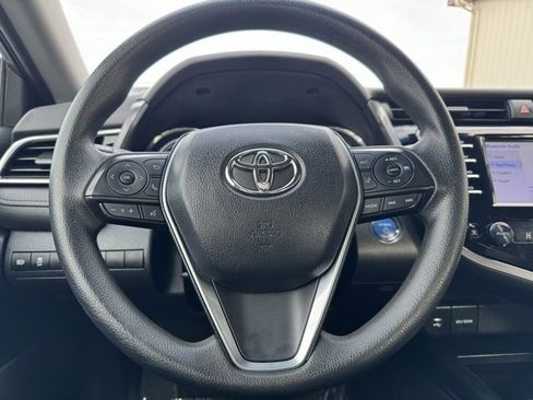 Certified 2018 Toyota Camry LE image 23