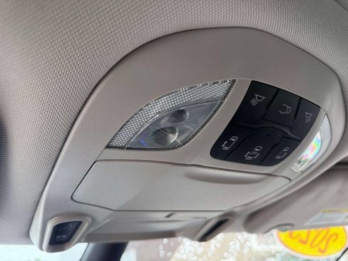 Used 2023 Chrysler Pacifica Limited FWD image 29