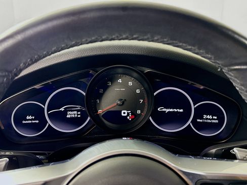 Certified 2022 Porsche Cayenne Coupe image 16