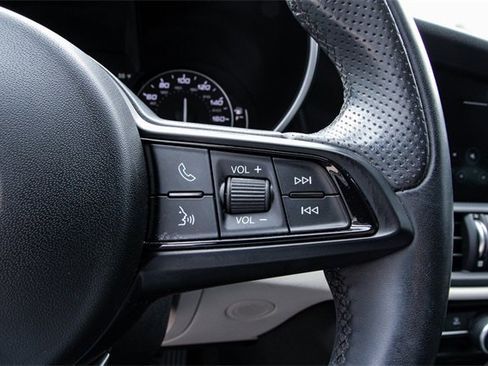 Used 2021 Alfa Romeo Giulia Sprint w/ Sun & Sound Package image 18