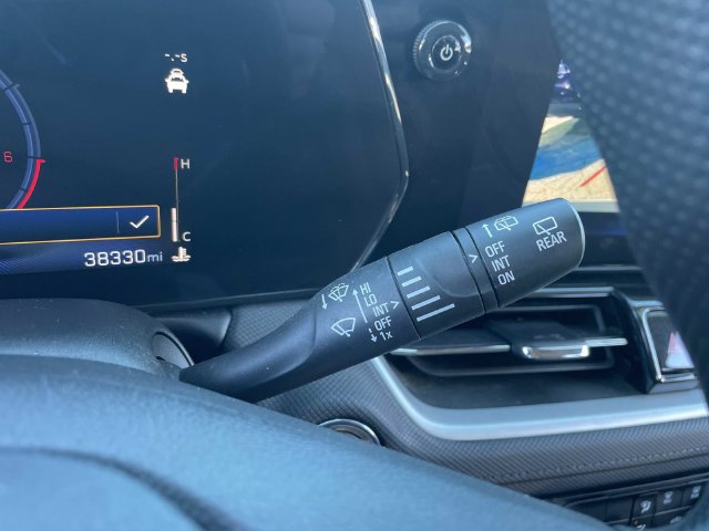 Used 2025 Chevrolet TrailBlazer LT AWD/4WD image 30