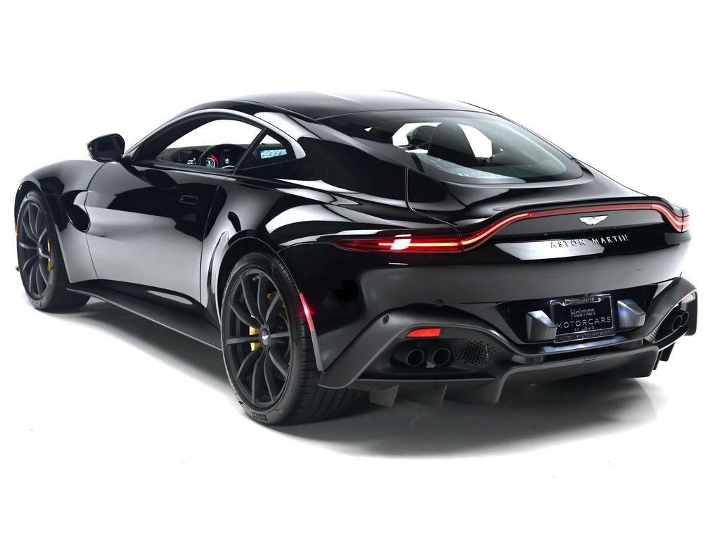 Used 2022 Aston Martin V8 Vantage Coupe RWD image 6