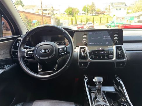 Used 2021 Kia Sorento EX image 21