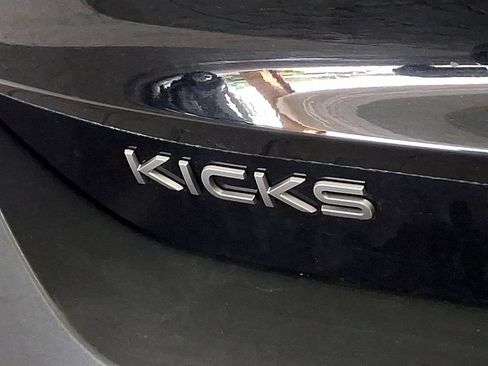 Used 2025 Nissan Kicks SV FWD image 8