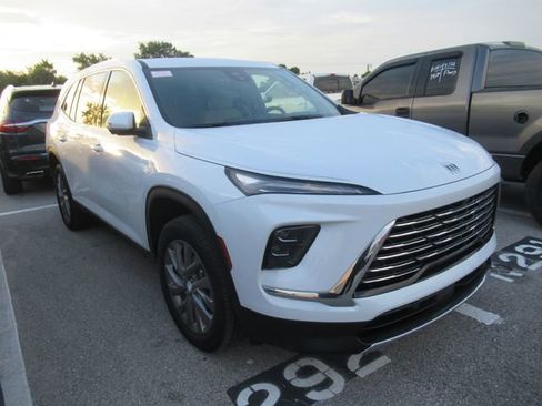 Used 2026 Buick Enclave Preferred w/ Power Package FWD image 1