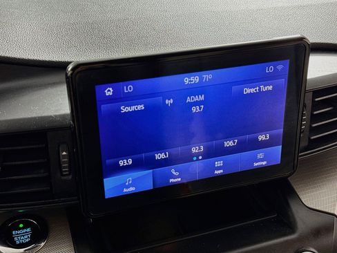 Used 2020 Ford Explorer XLT AWD/4WD image 2
