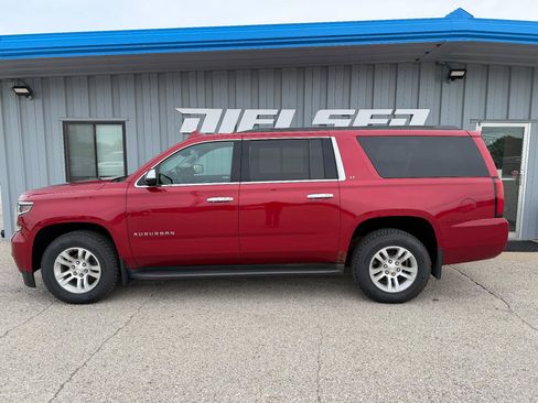Used 2015 Chevrolet Suburban LT w/ Luxury Package AWD/4WD image 1