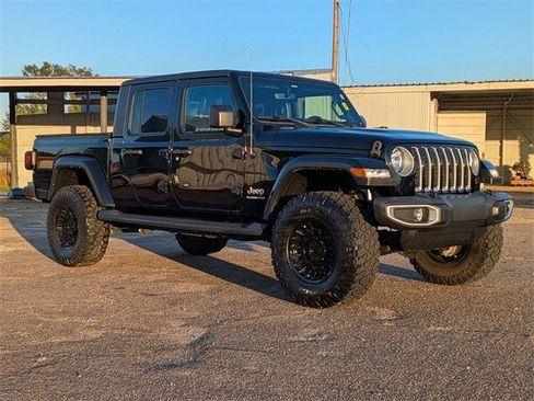 Used 2021 Jeep Gladiator Overland w/ Popular Equipment Package image 2