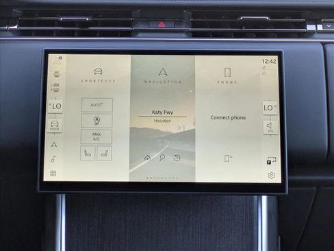 New 2025 Land Rover Range Rover SE image 12