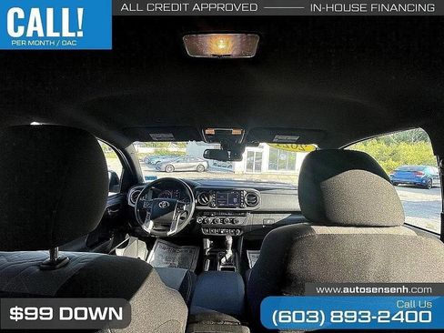 Used 2021 Toyota Tacoma TRD Off-Road w/ Technology Package AWD/4WD image 16