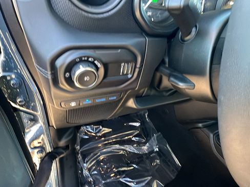 Used 2025 Jeep Wrangler Unlimited Rubicon 4xe w/ Convenience Group image 25