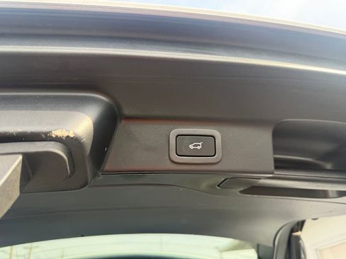 Used 2017 Jaguar F-PACE R-Sport image 32