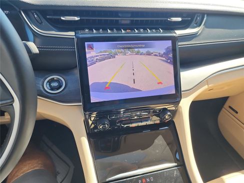 Used 2021 Jeep Grand Cherokee L Limited image 38