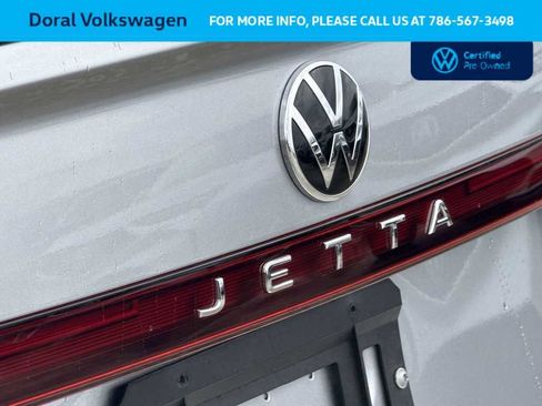Used 2025 Volkswagen Jetta Sport FWD image 10