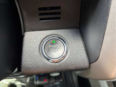 Used 2017 Ford F150 Lariat w/ Equipment Group 502A Luxury AWD/4WD image 28