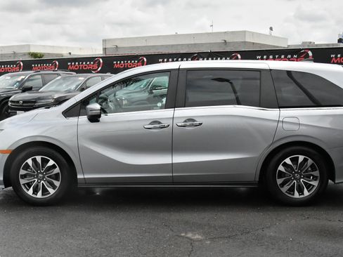 Used 2023 Honda Odyssey EX-L image 4