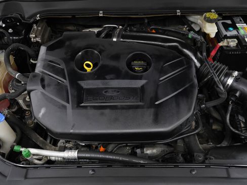 Used 2017 Ford Fusion SE w/ Fusion SE Technology Package image 27