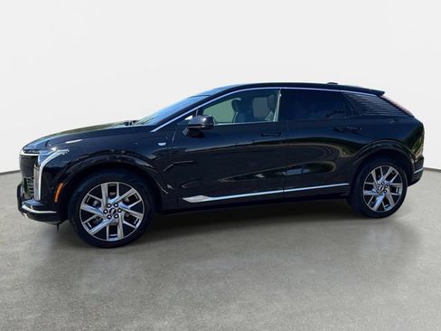Certified 2025 Cadillac Optiq Luxury 2 w/ LPO, Floor Liner Package AWD/4WD image 2