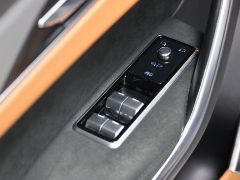 Used 2022 Jaguar F-PACE SVR AWD/4WD image 13