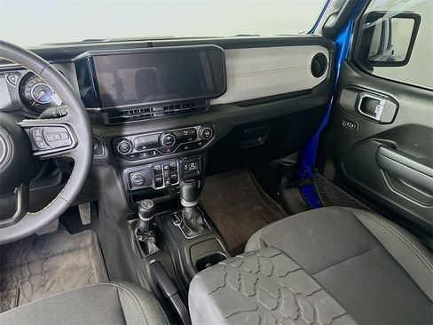 Used 2024 Jeep Gladiator Sport image 19