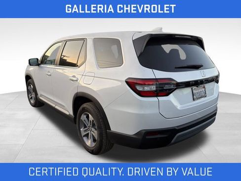 Used 2025 Honda Pilot EX-L image 3